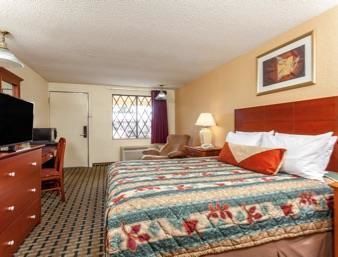 Knights - Hotel Seymour